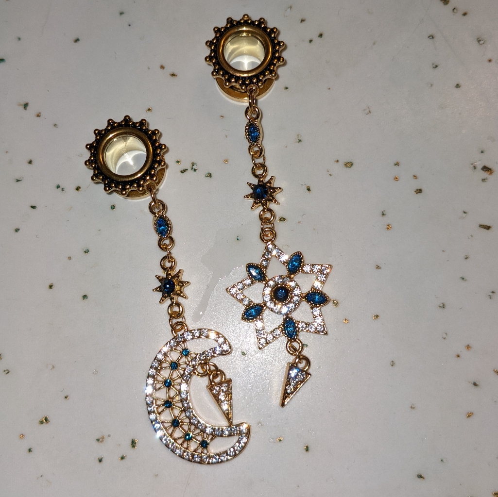 Brand New 00 Plugs